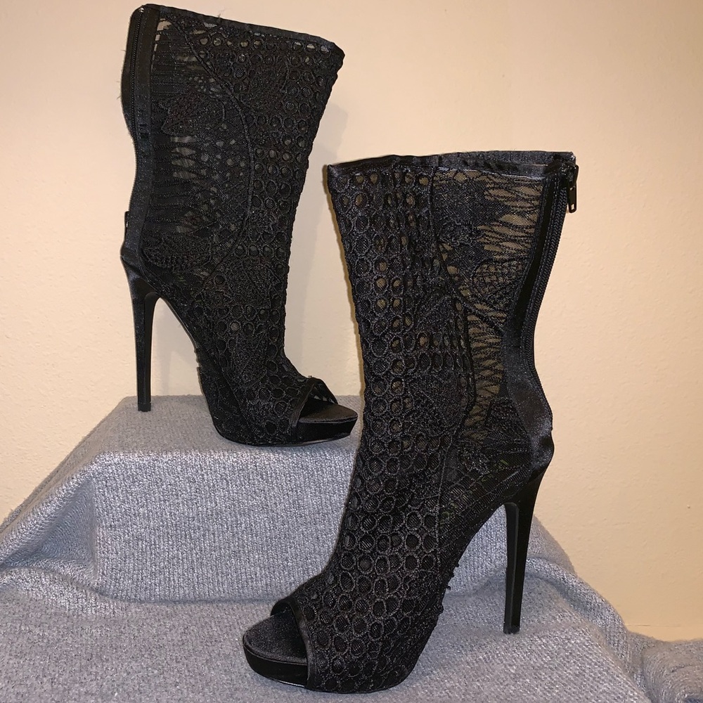 Peep Toe/Mid/Heels